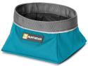 Sammenklappelig turkis hundeskål med grå kant og Ruffwear-logo. Let at pakke og transportere.
